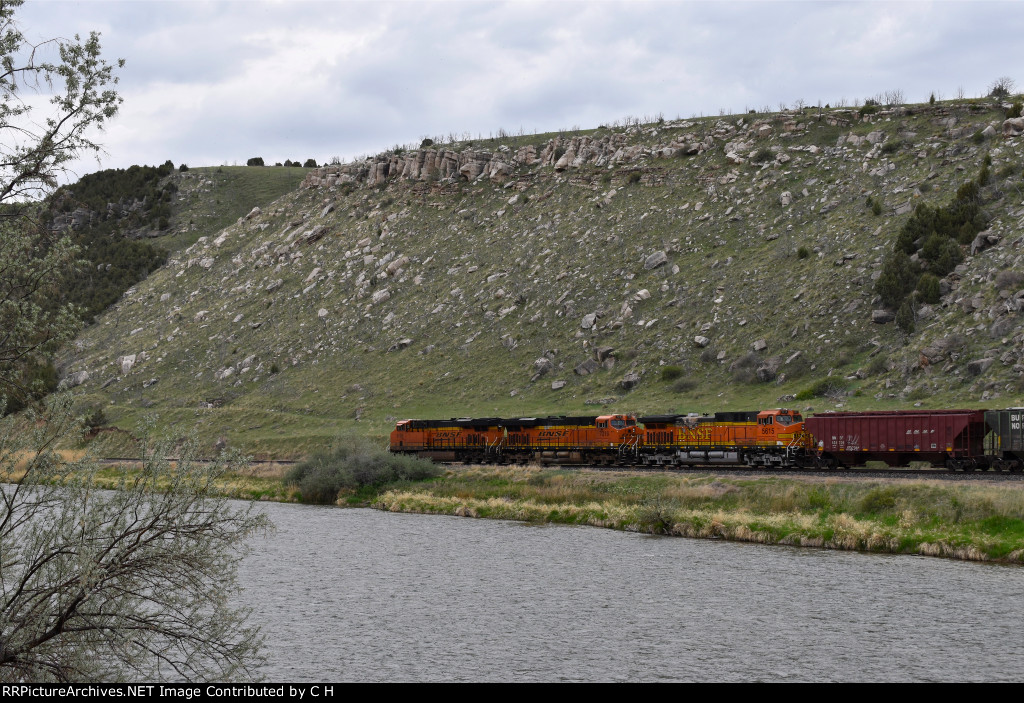 BNSF 8106/7316/5615